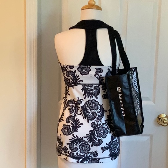 Lululemon Super Cute print tank w built in bra - Picture 3 of 6